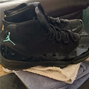 Jordan Retro 11 Gamma Sneakers